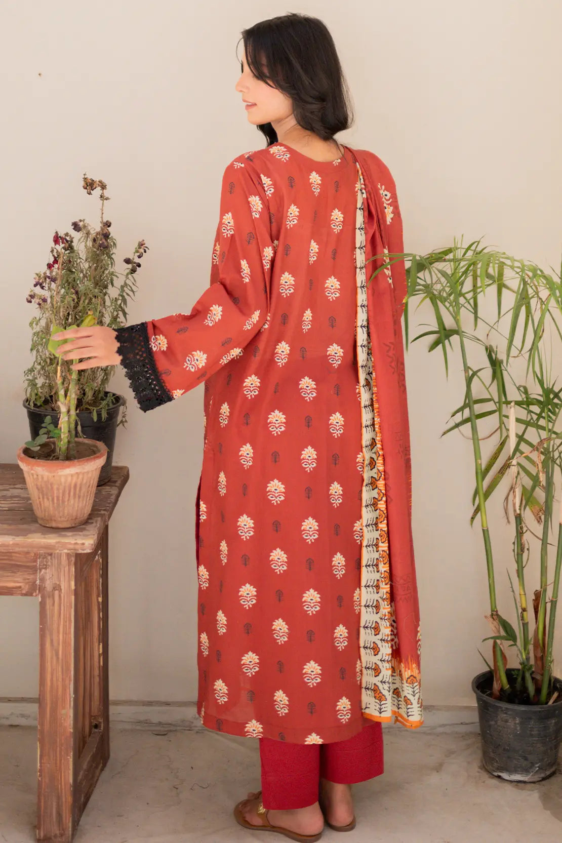 3 Piece - Embroidered Lawn - 8485