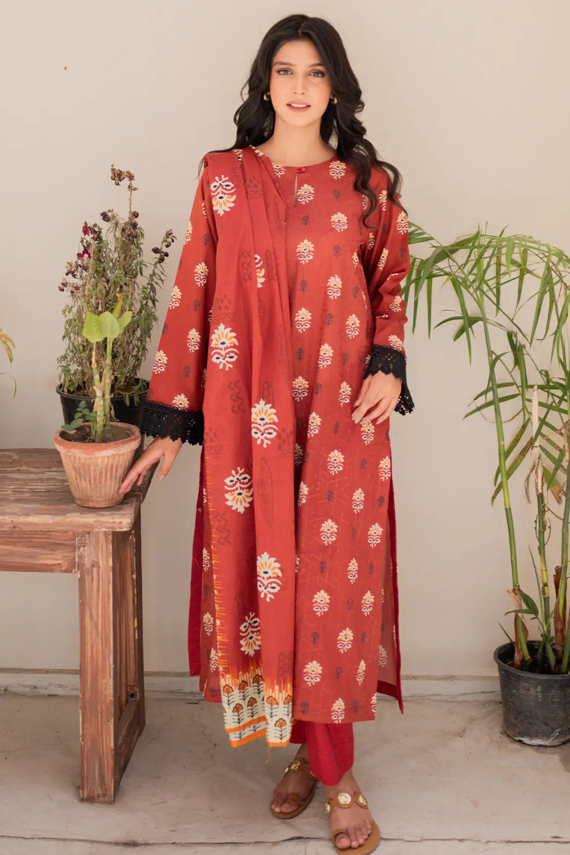 3 Piece - Embroidered Lawn - 8485