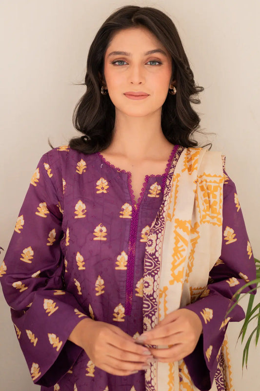 3 Piece - Embroidered Lawn - 8489