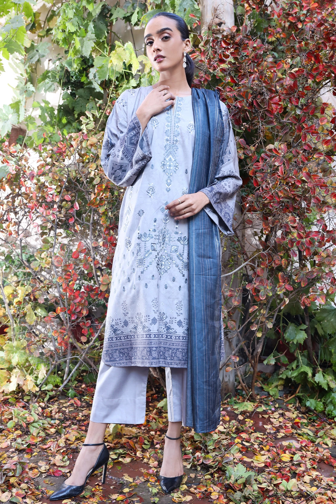 3 Piece - Premium Embroidered Linen - 0100
