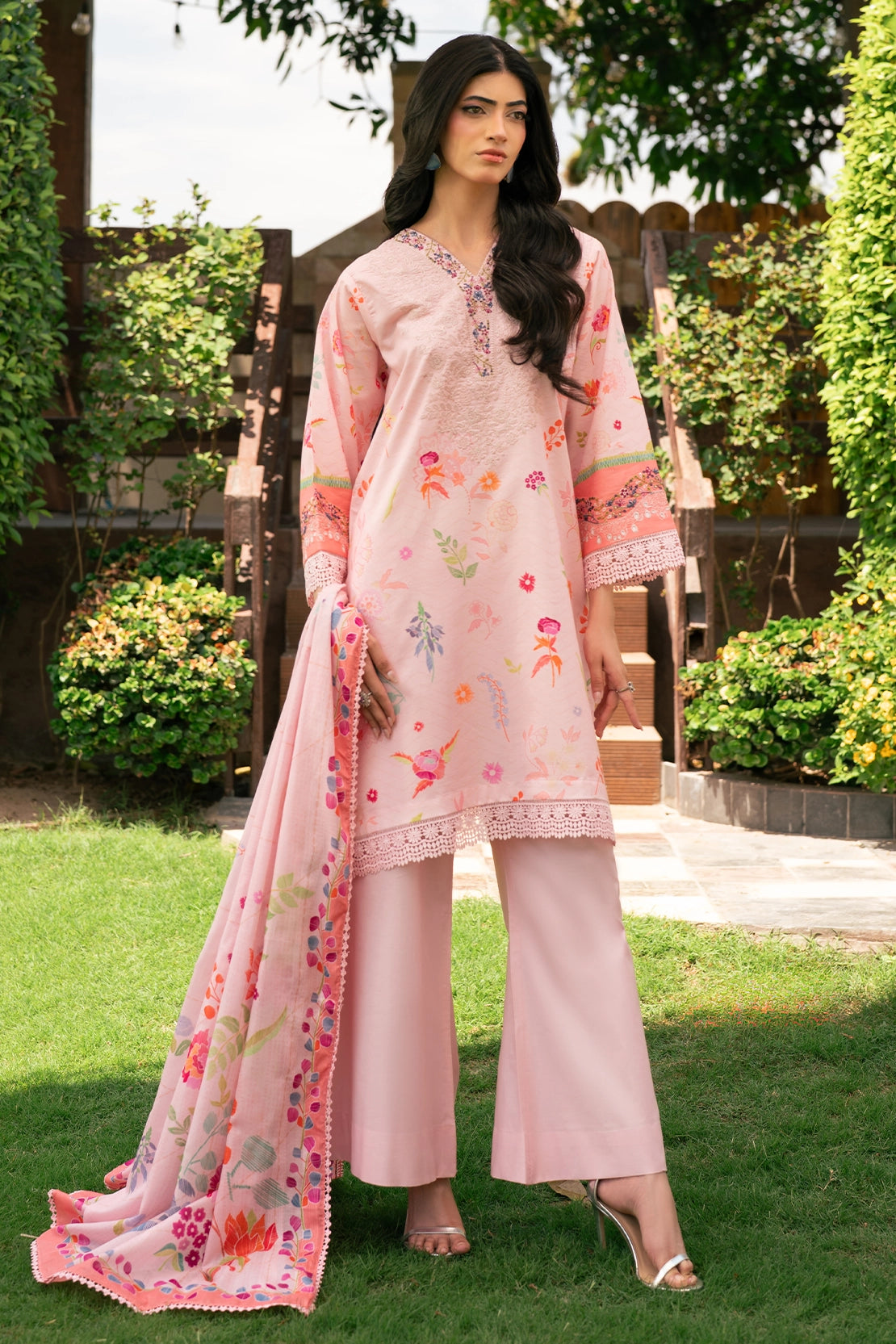 3 Piece - Premium Embroidered Lawn - 3751