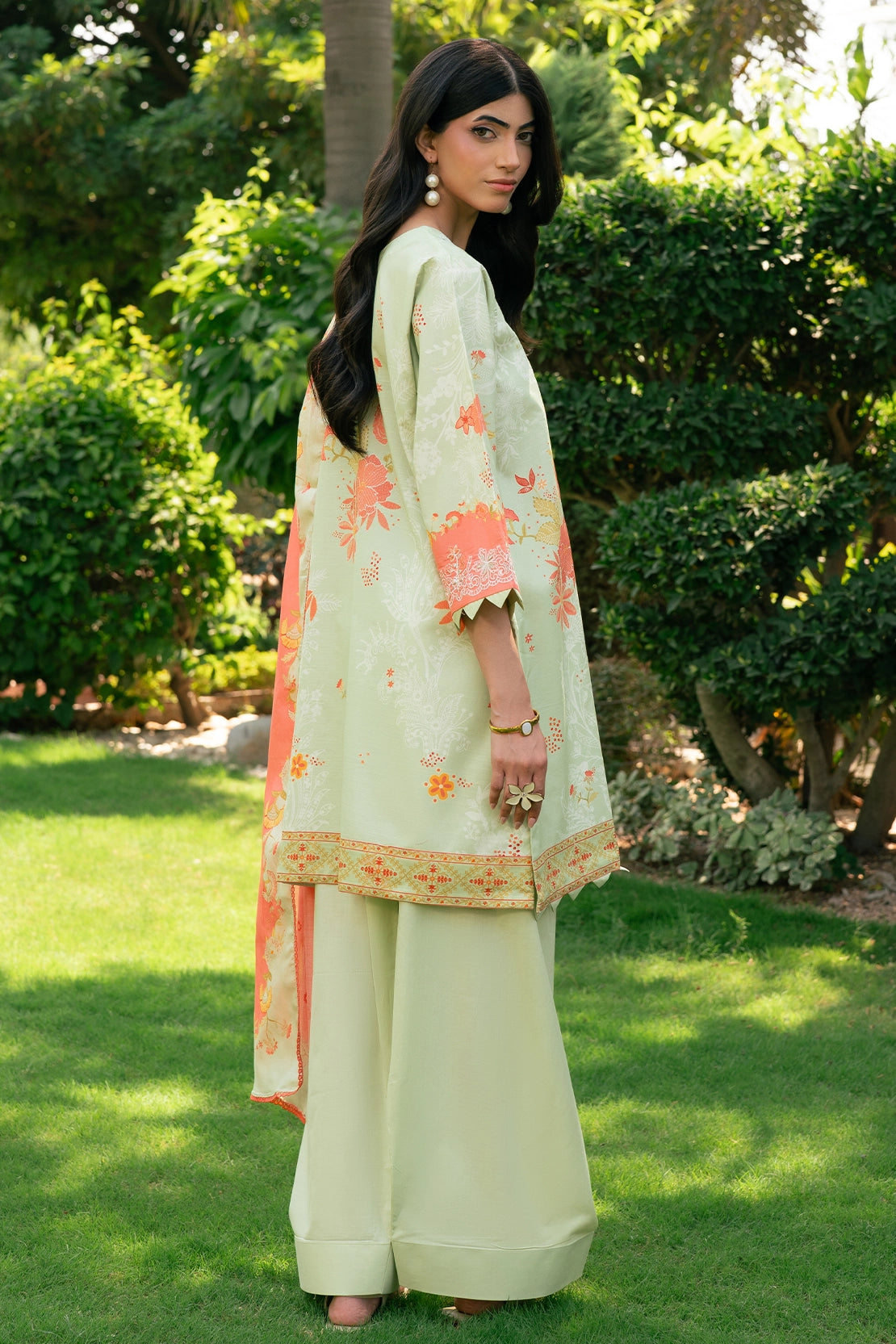 3 Piece - Premium Embroidered Lawn - 3754