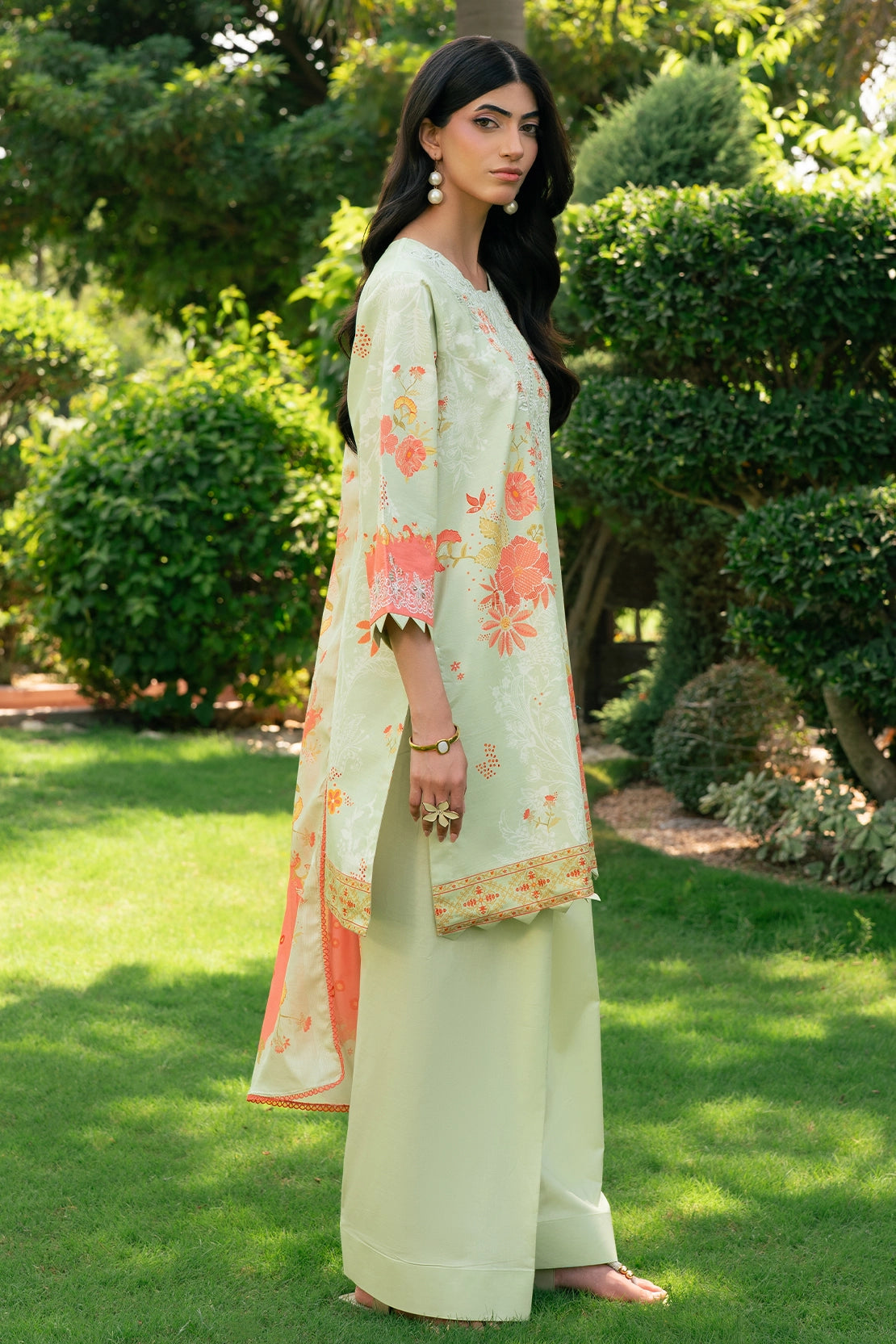 3 Piece - Premium Embroidered Lawn - 3754