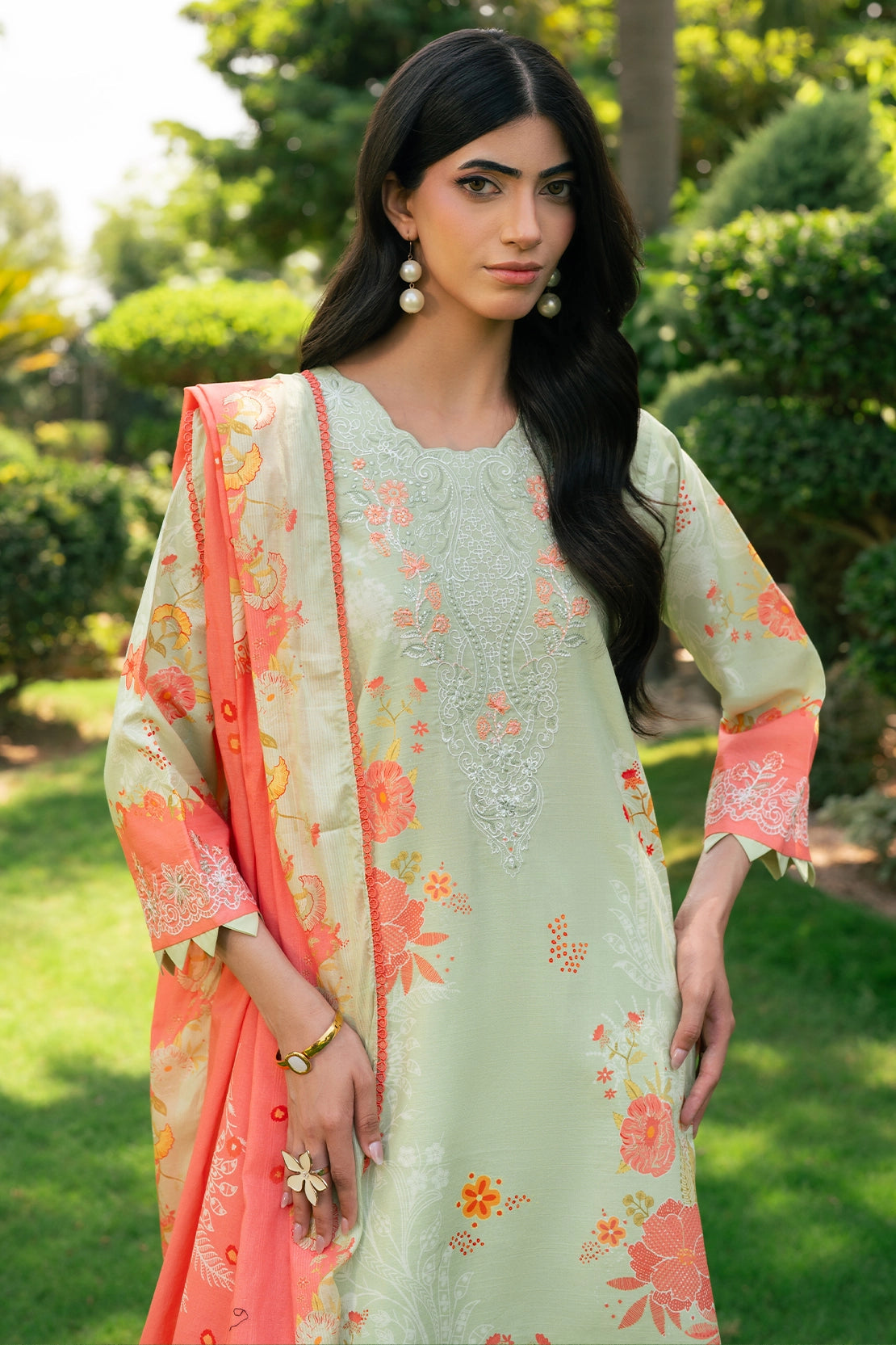 3 Piece - Premium Embroidered Lawn - 3754