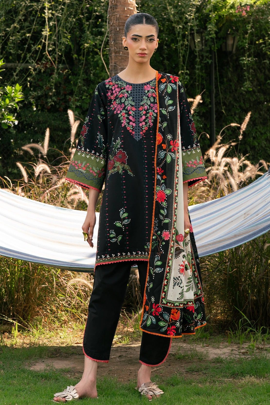 3 Piece - Premium Embroidered Lawn - 3758