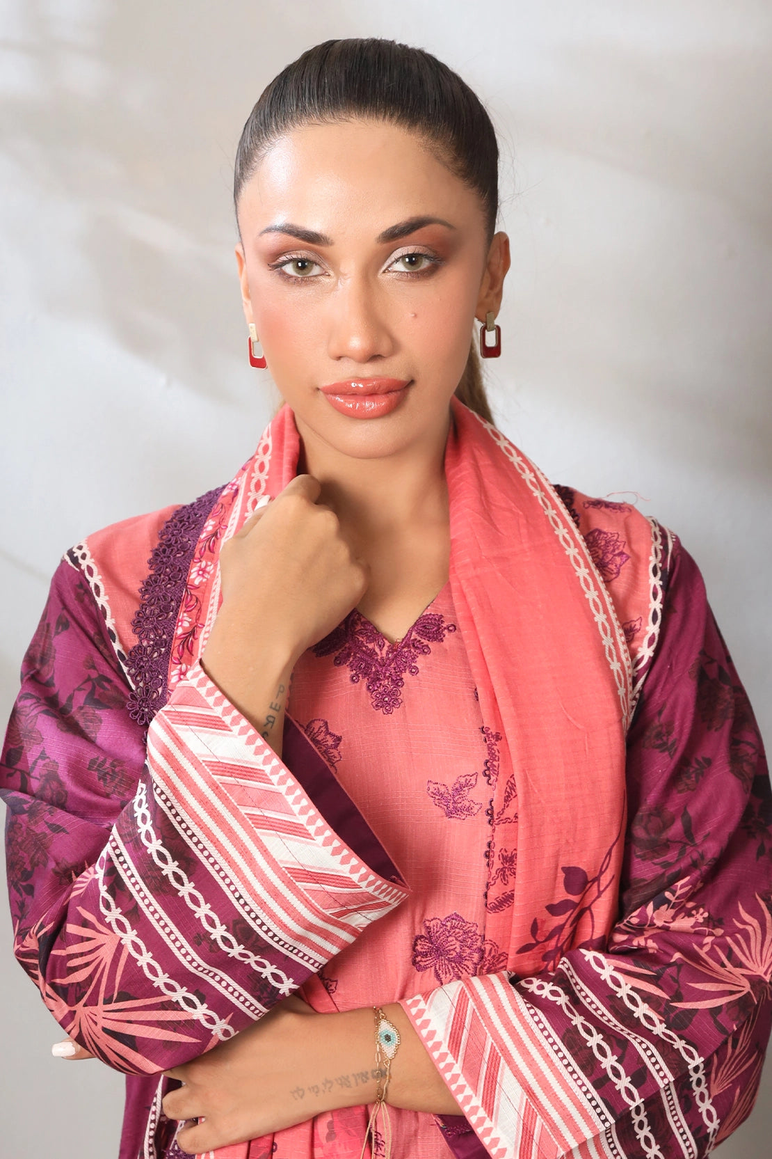 3 PIECE - PREMIUM EMBROIDERED LAWN - 9091