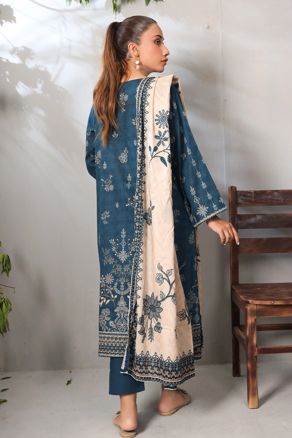 3 PIECE - PREMIUM EMBROIDERED LAWN - 9096