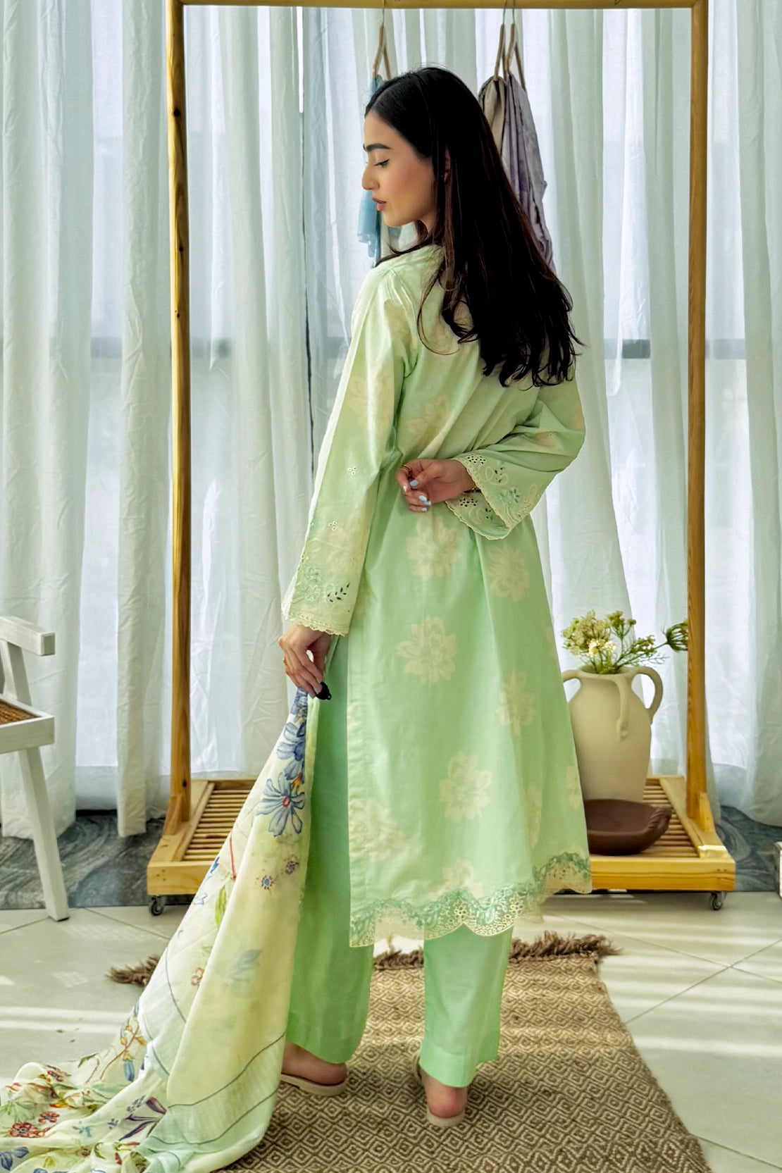 Stitched 3 Piece - Embroidered Lawn - 548 - S