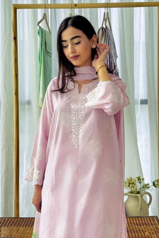 Stitched 3 Piece - Embroidered Lawn - 549 - C