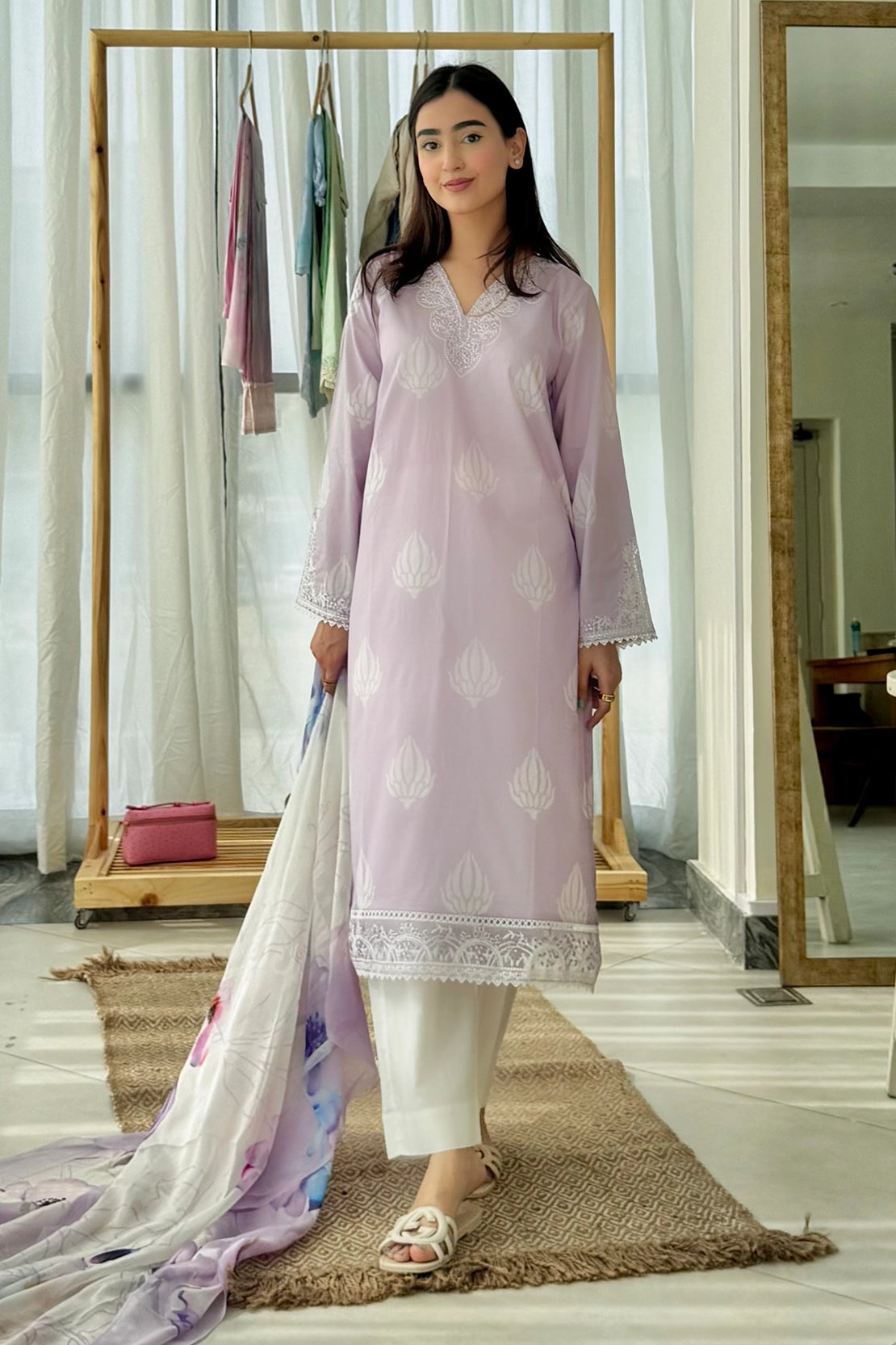 Stitched 3 Piece - Embroidered Lawn - 553 - C