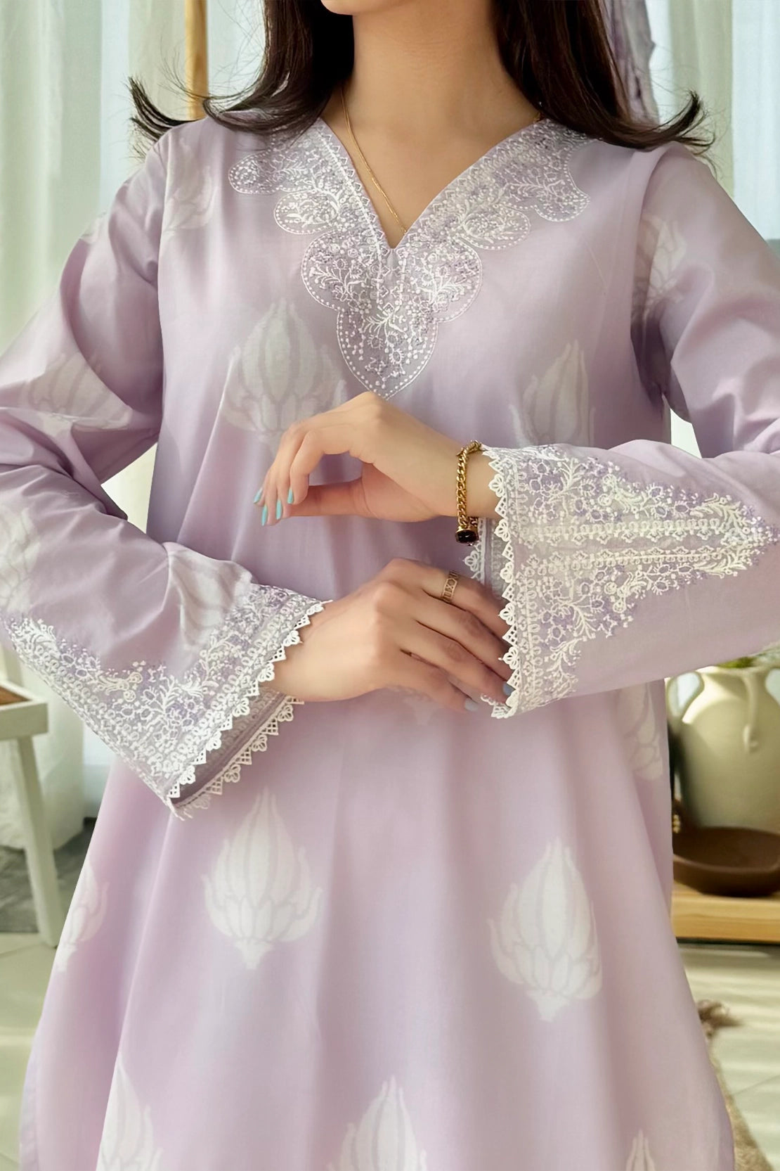 Stitched 3 Piece - Embroidered Lawn - 553 - C