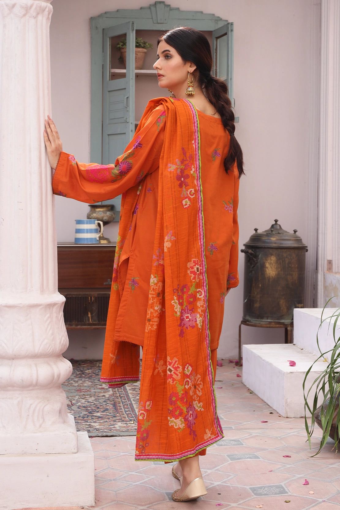 3 Piece - Premium Embroidered Lawn - 8868