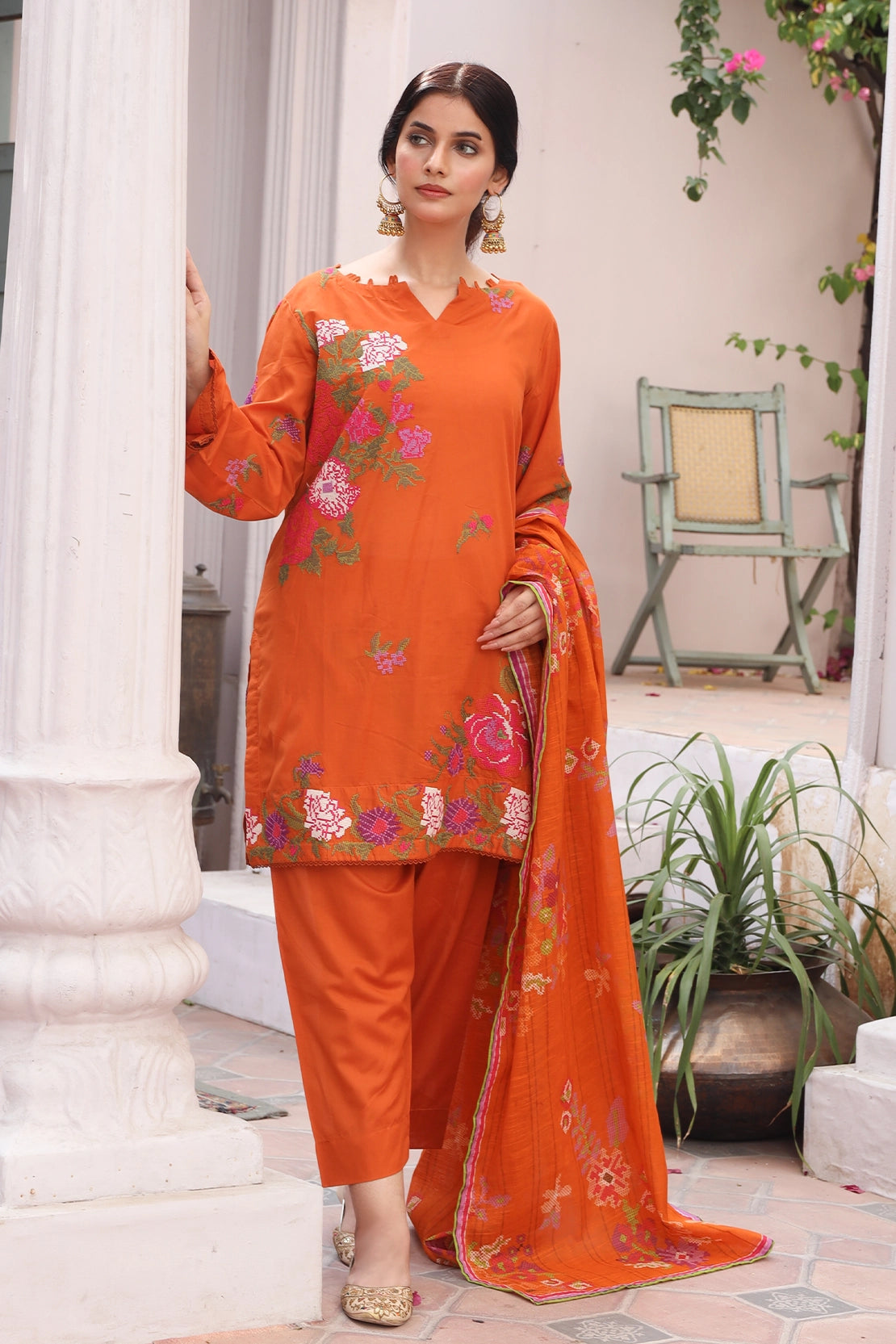 3 Piece - Premium Embroidered Lawn - 8868