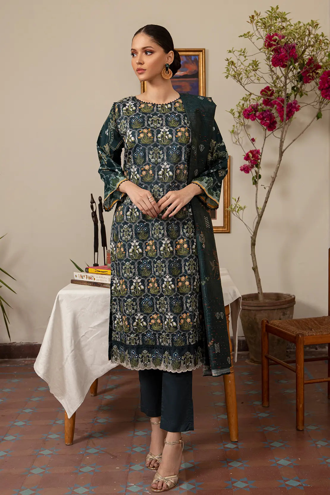 3 Piece - Embroidered Luxury Lawn - 7435