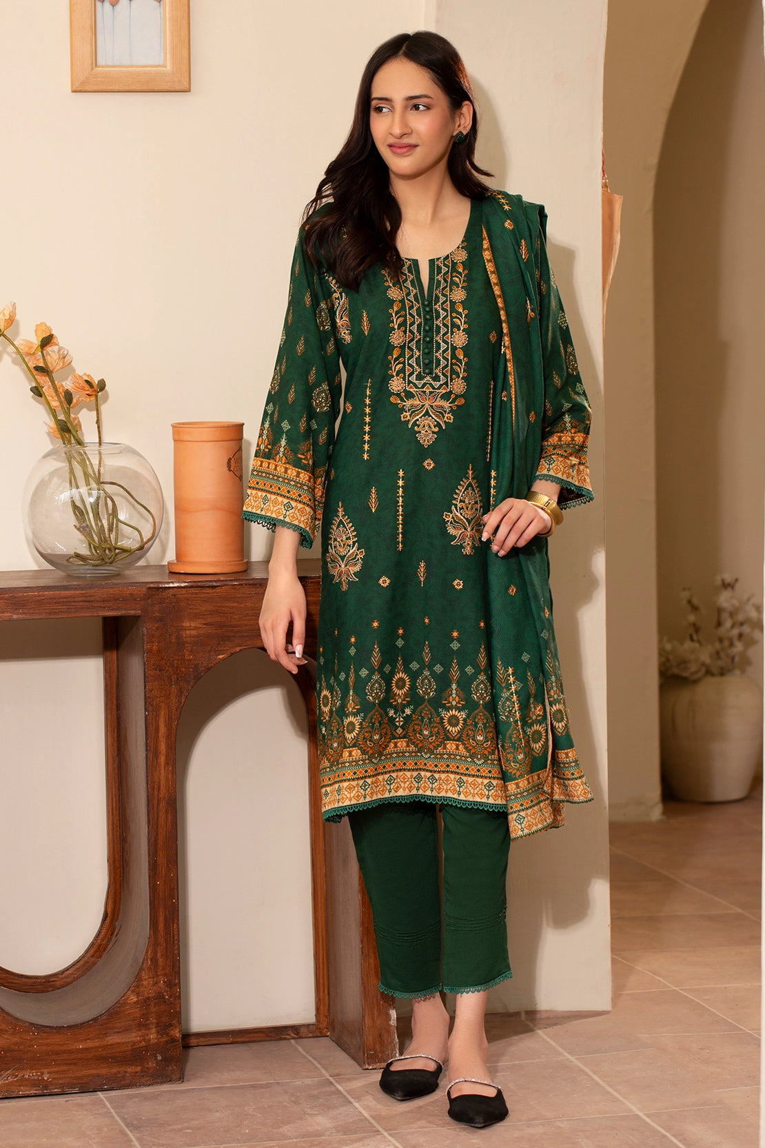 3 PIECE - PREMIUM EMBROIDERED KARANDI - 185