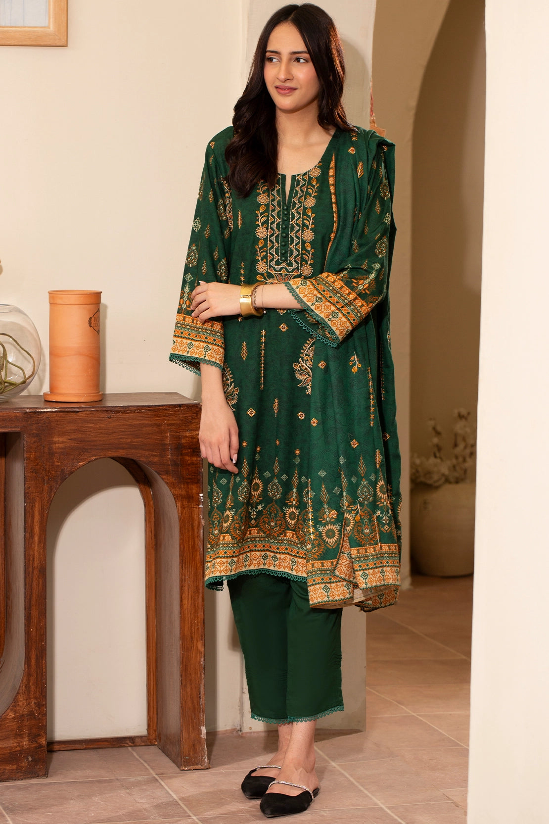 3 PIECE - PREMIUM EMBROIDERED KARANDI - 185