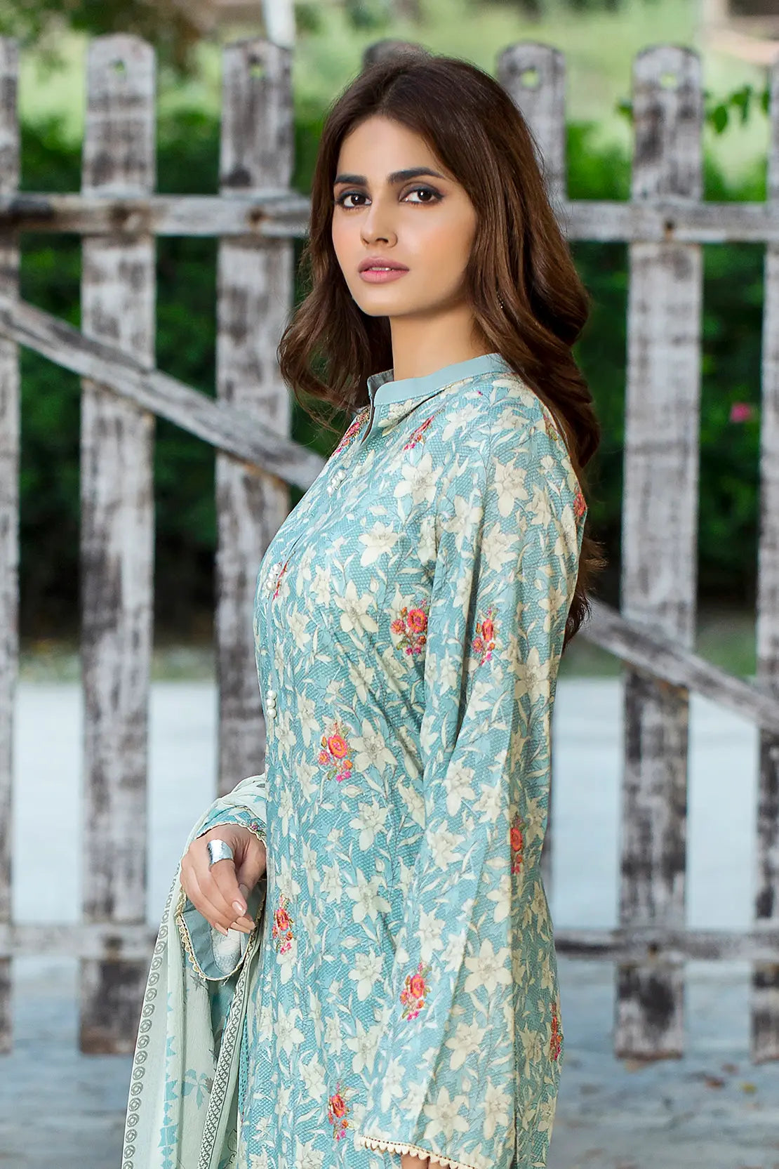 3 Piece - Embroidered Lawn - 8081