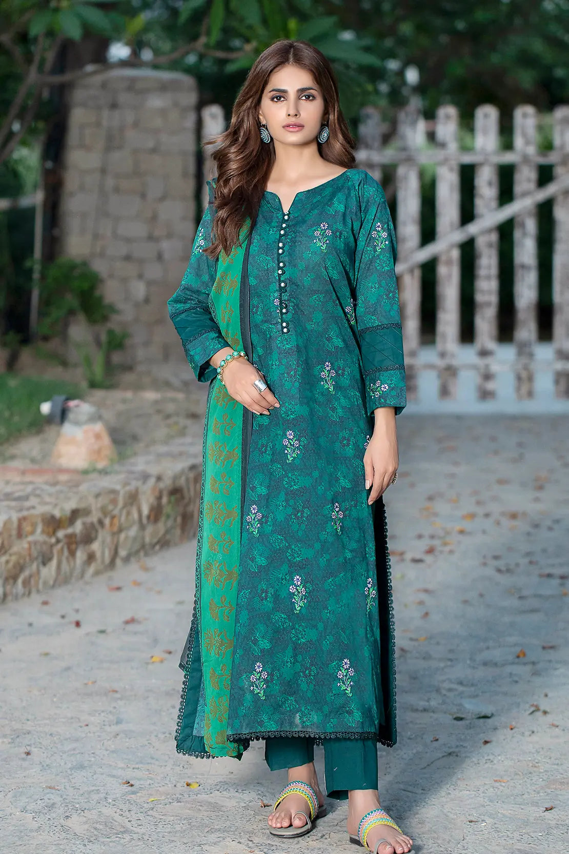 3 Piece - Embroidered Lawn - 8090