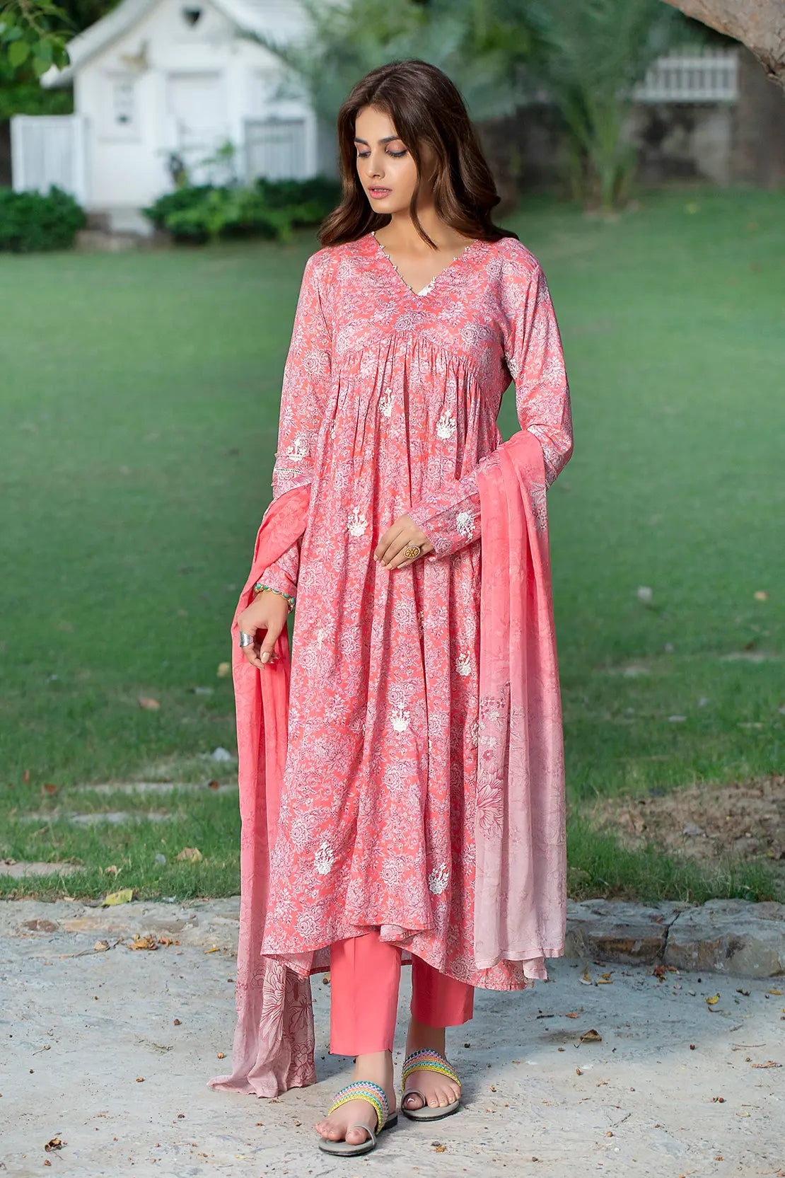3 Piece - Embroidered Lawn - 8084