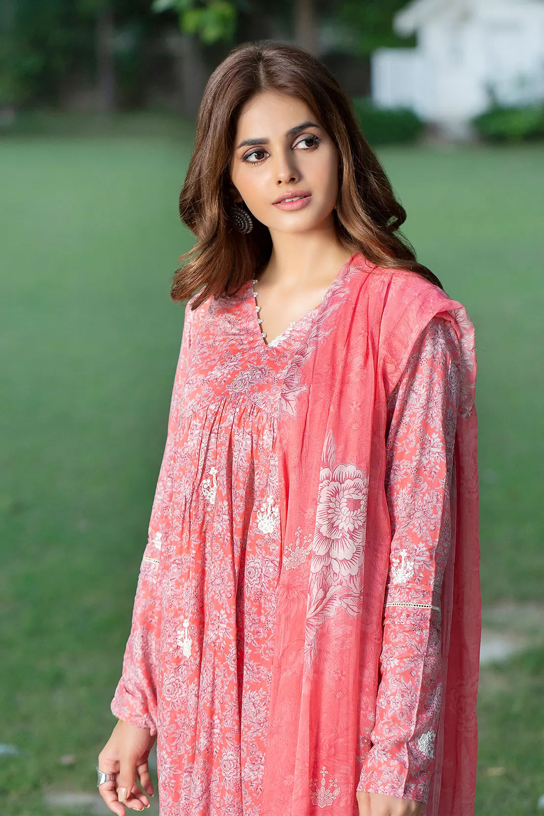 3 Piece - Embroidered Lawn - 8084