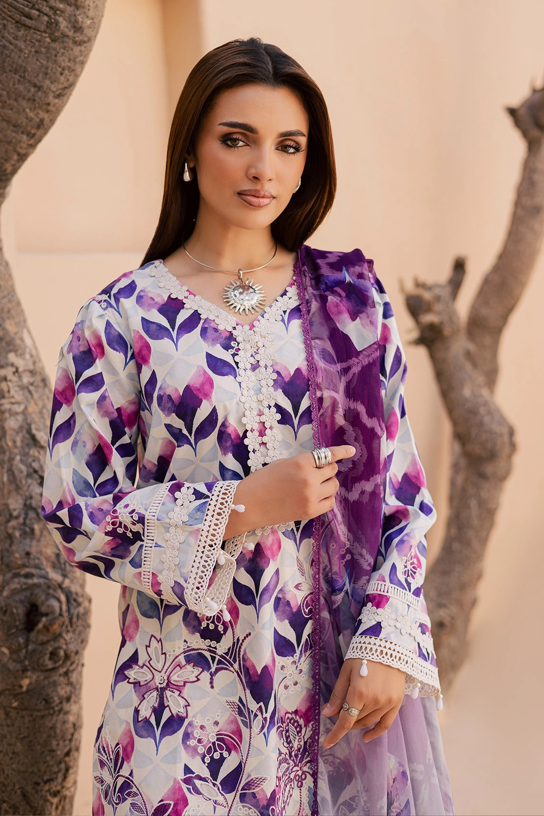 3 Piece - Premium Embroidered Lawn - 3731