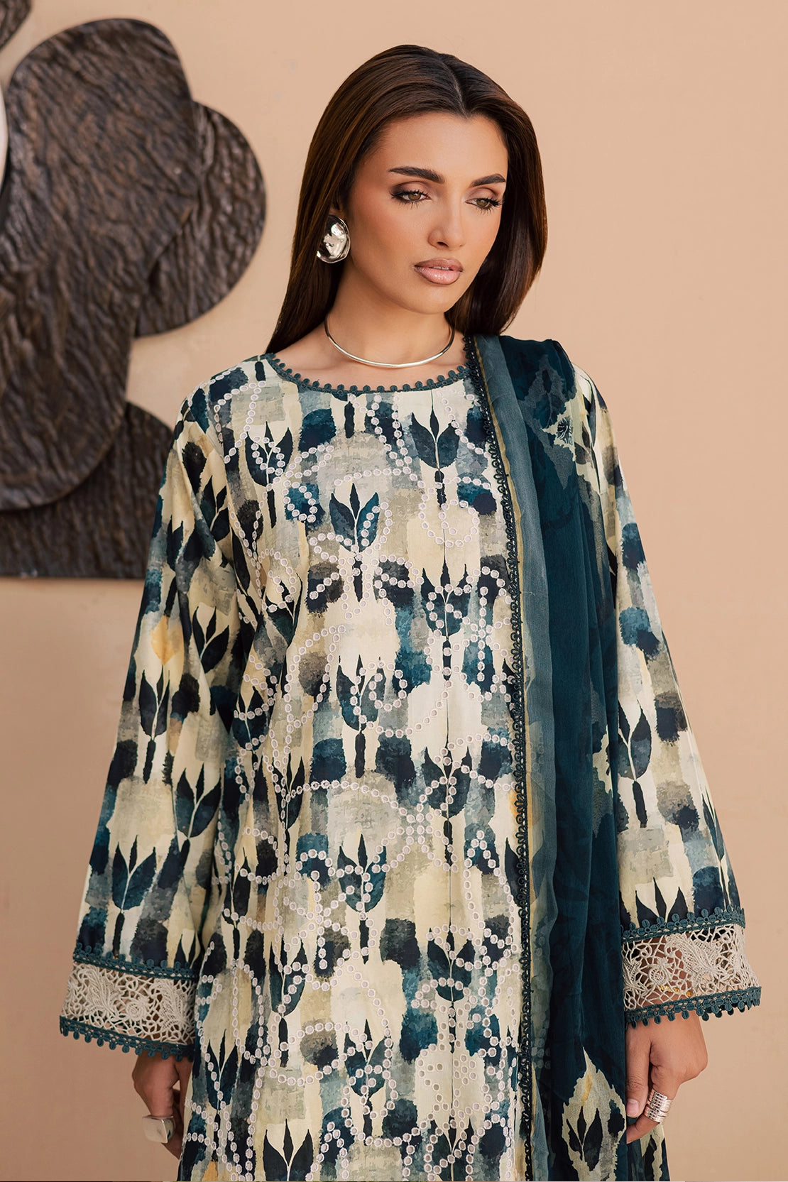 3 Piece - Premium Embroidered Lawn - 3738