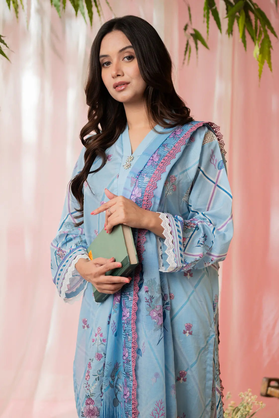 3 Piece - Embroidered Lawn - 8685