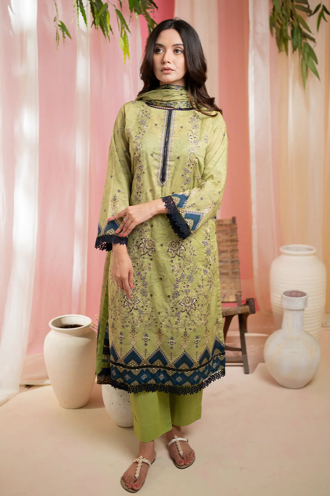 3 Piece - Embroidered Lawn - 8688