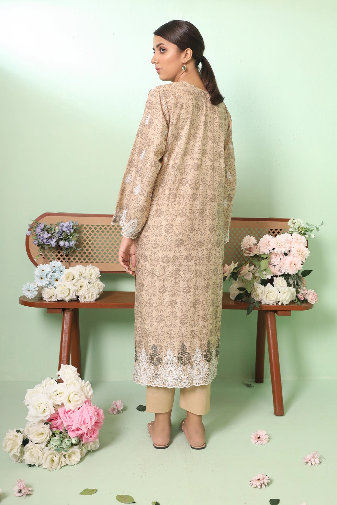 2 PIECE - PREMIUM EMBROIDERED LAWN - 8709