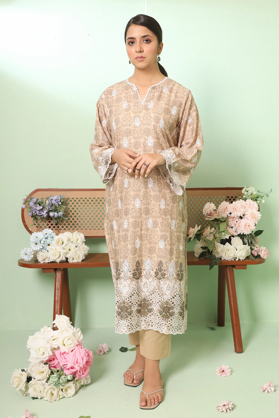 2 PIECE - PREMIUM EMBROIDERED LAWN - 8709