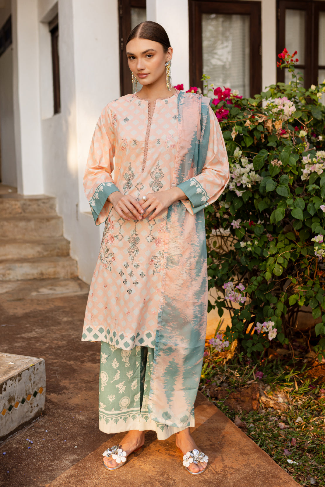 3 Piece - Premium Embroidered Lawn - 9173