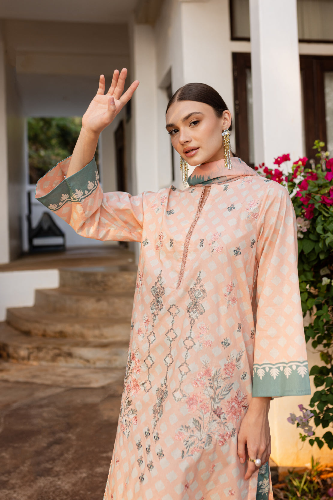 3 Piece - Premium Embroidered Lawn - 9173