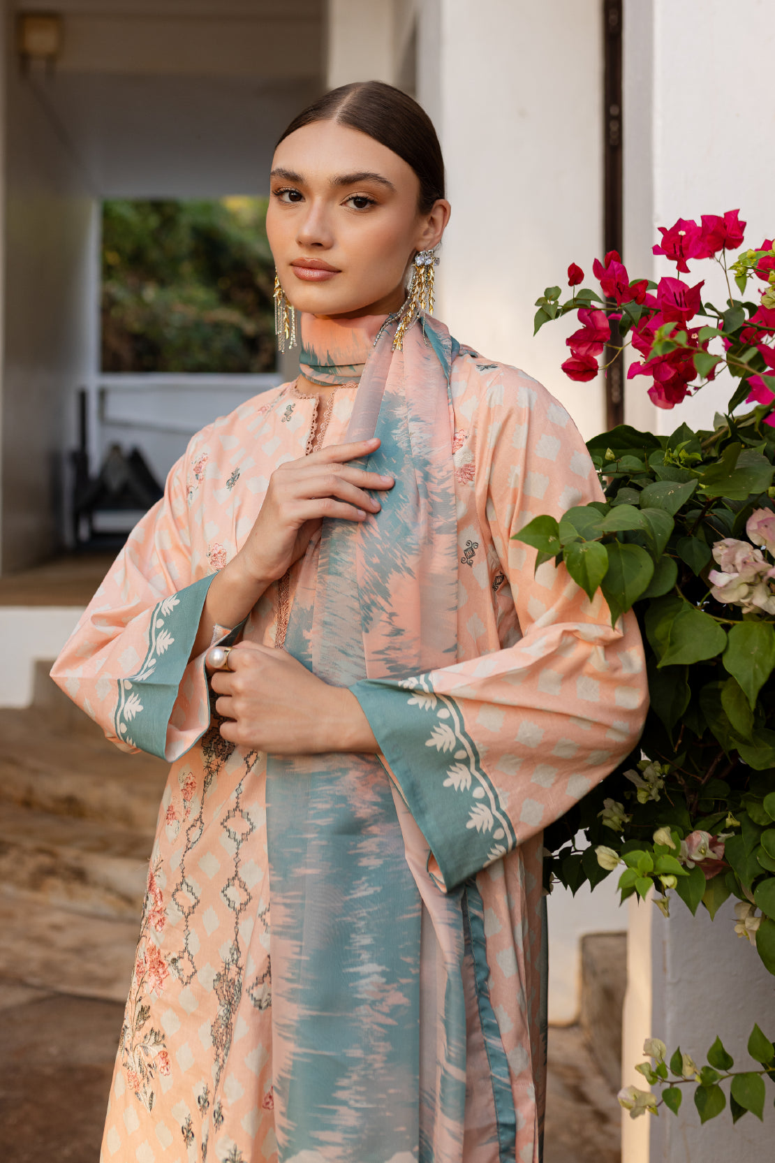 3 Piece - Premium Embroidered Lawn - 9173