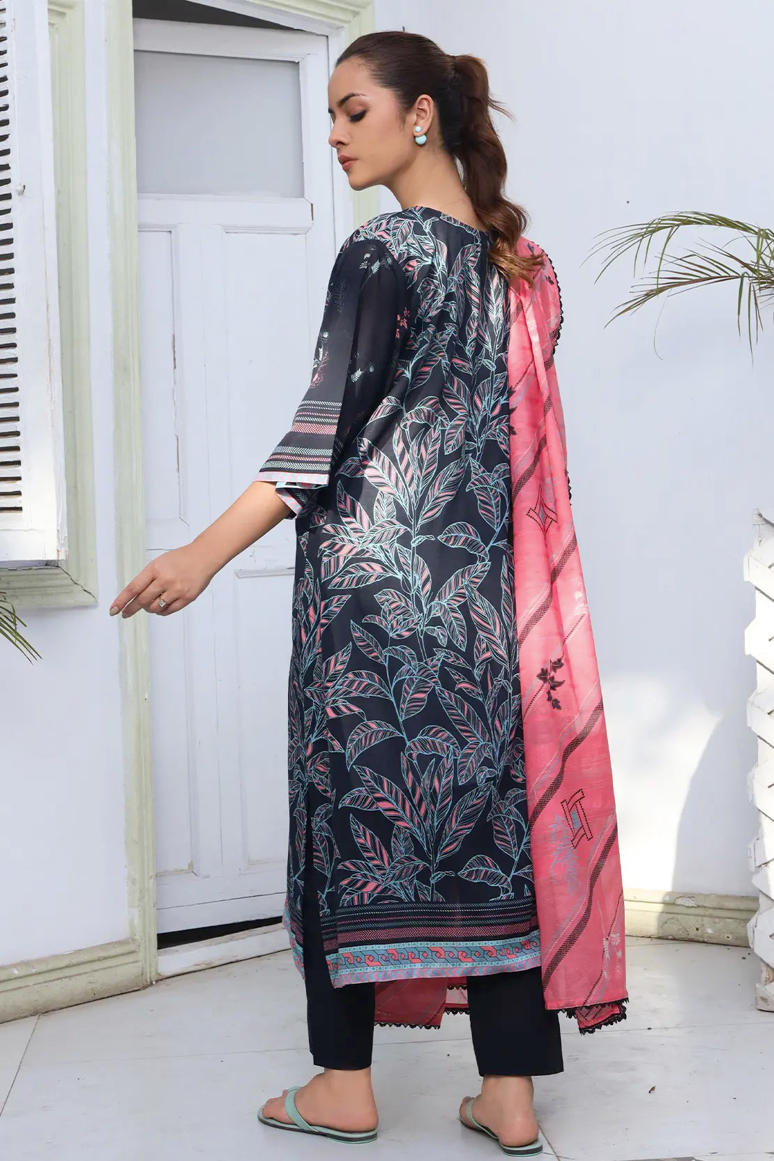 3 Piece - Digitally Printed Lawn - 9090