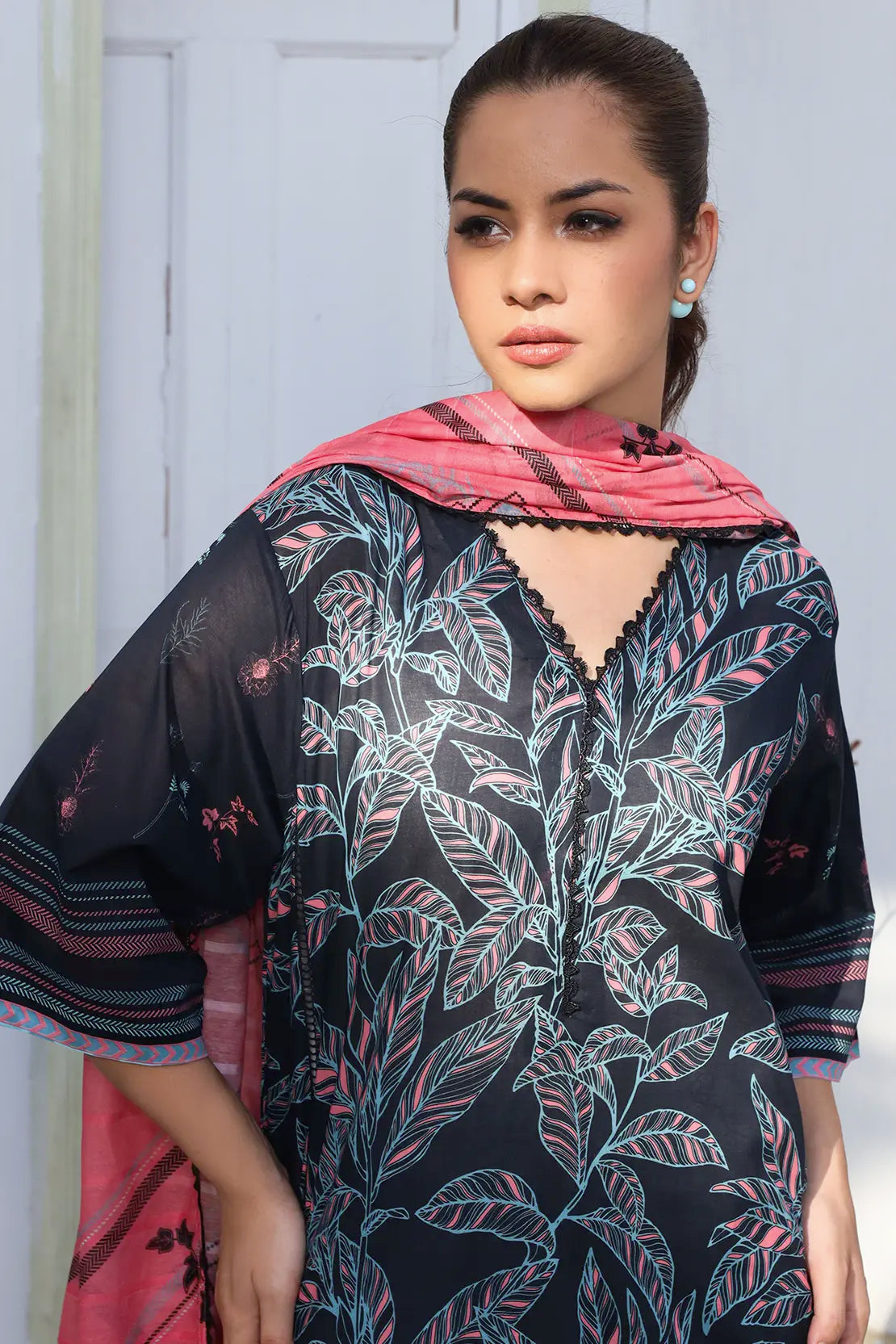 3 Piece - Digitally Printed Lawn - 9090