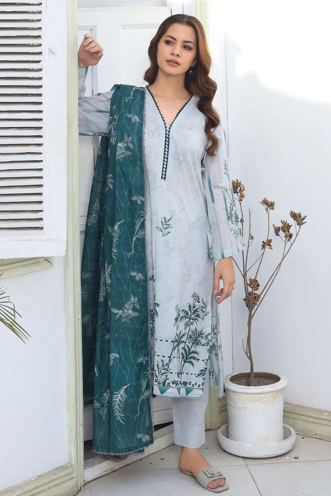 3 Piece - Digitally Printed Lawn - 9083