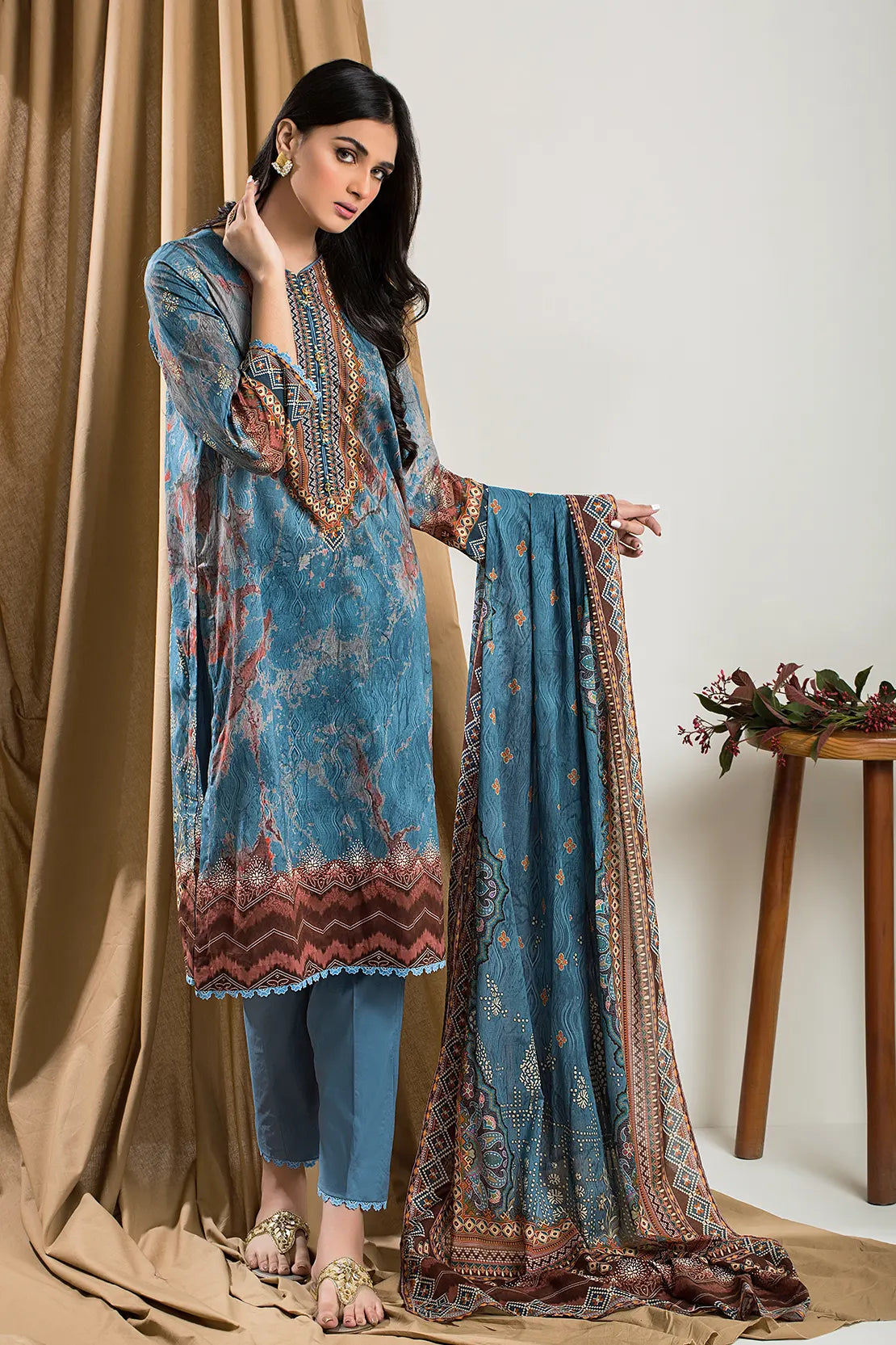 3 Piece – Basic luxury lawn 7377 – Voile Dupatta