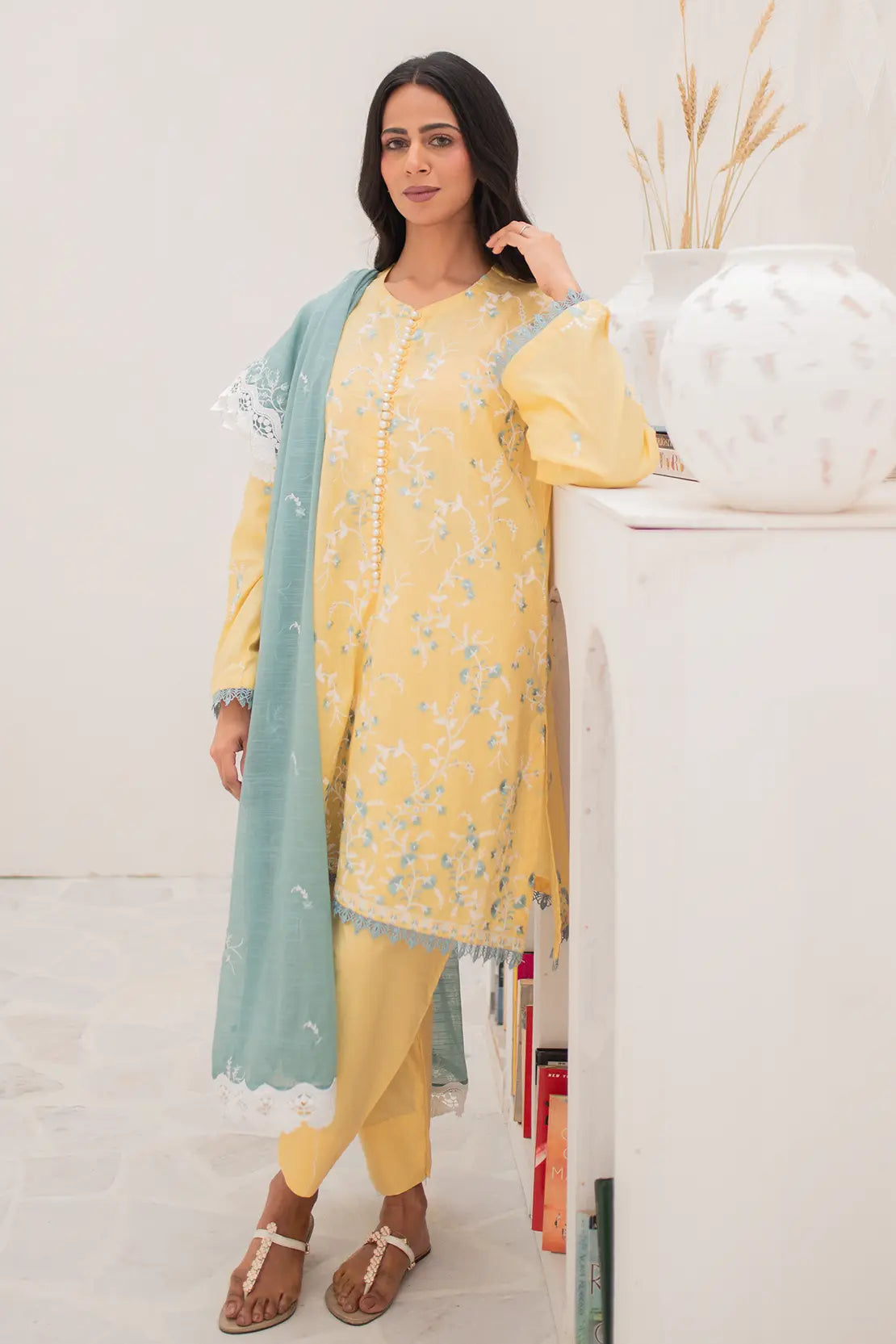 3 Piece - Embroidered Lawn - 8170
