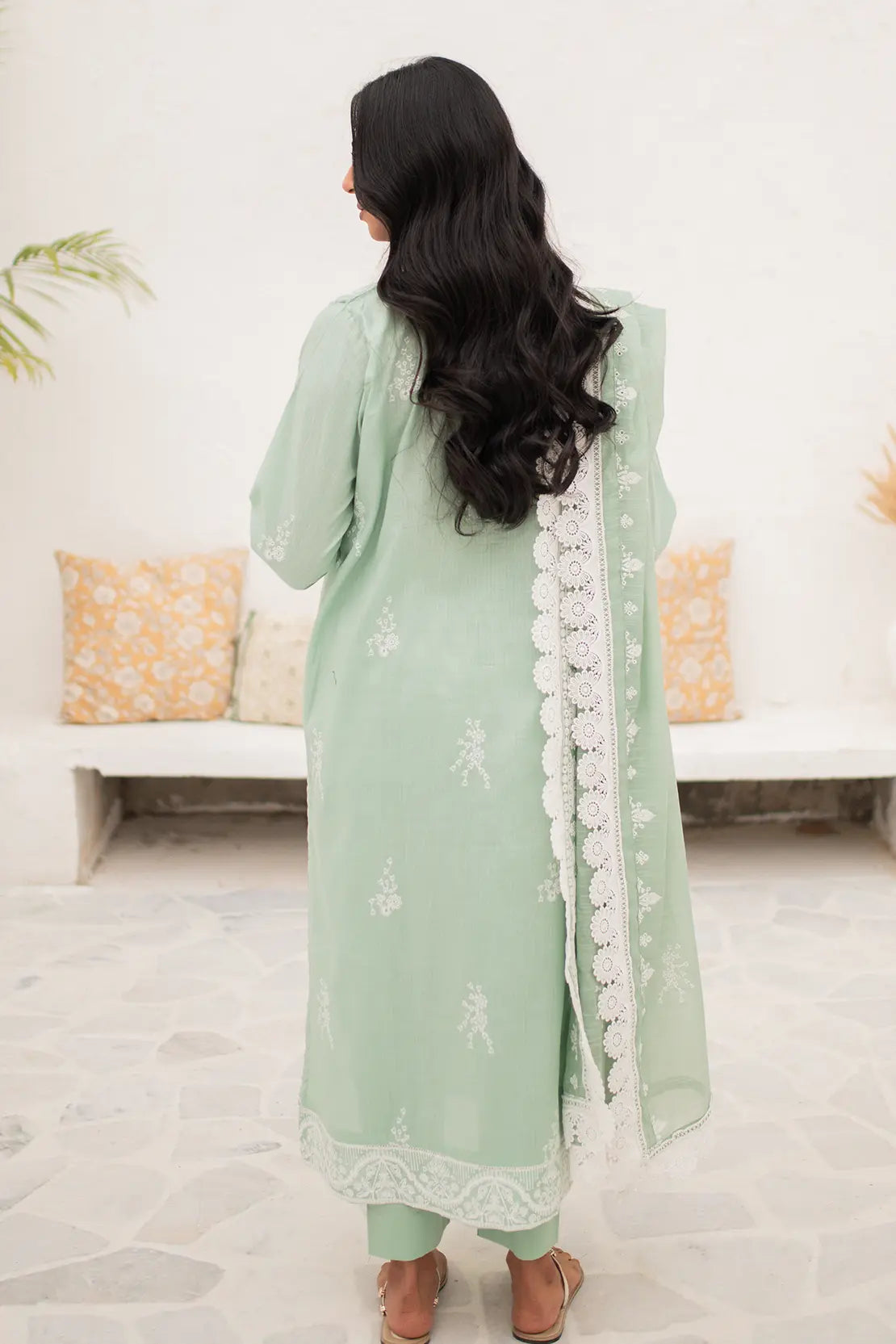 3 Piece - Embroidered Lawn - 8163