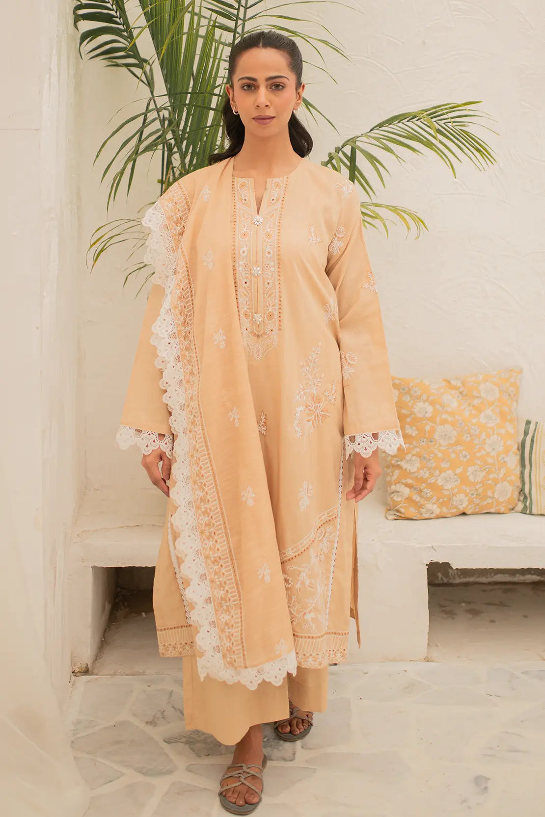 3 Piece - Embroidered Lawn - 8167