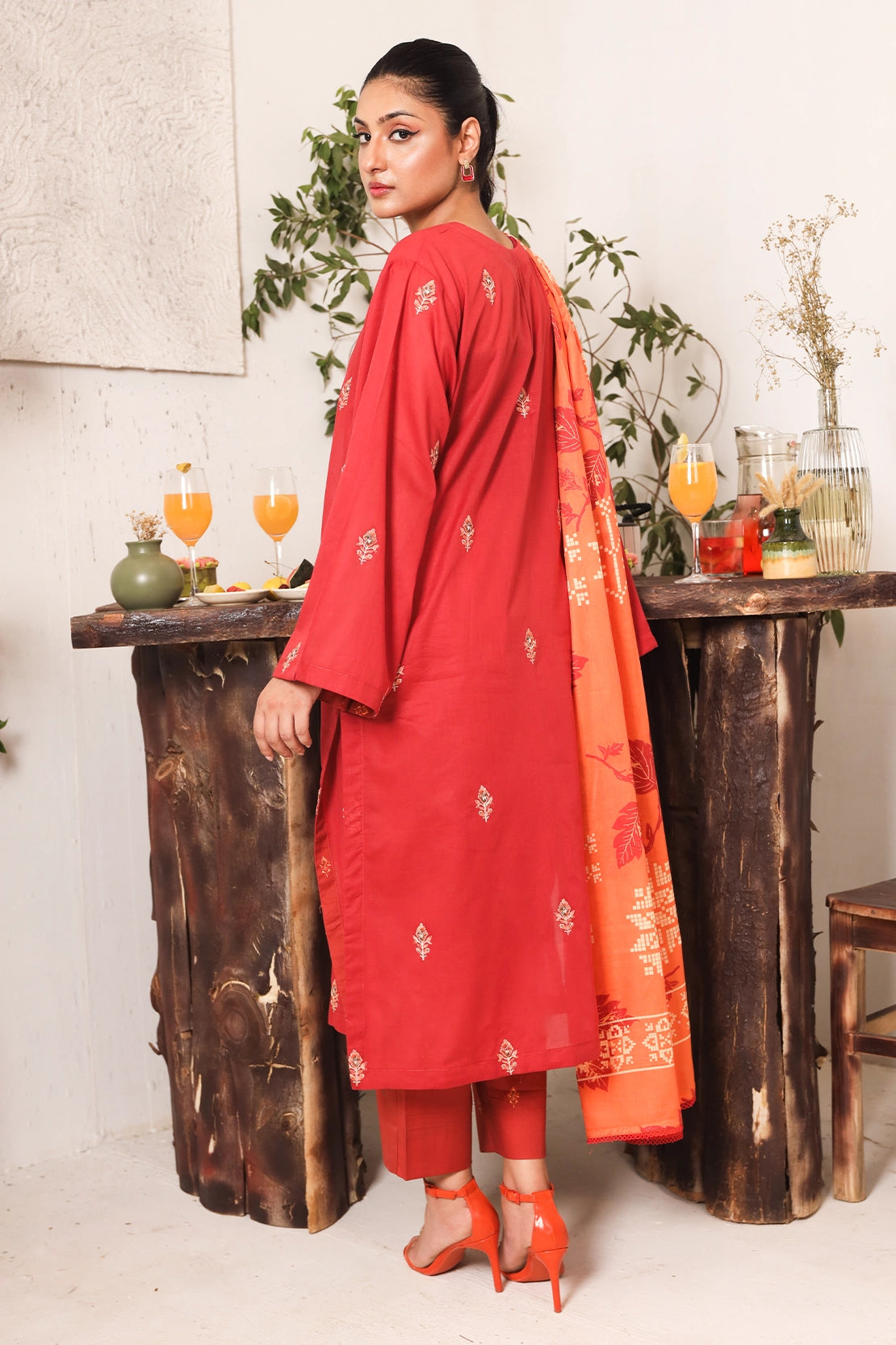 3 PIECE - PREMIUM EMBROIDERED LAWN - 8712