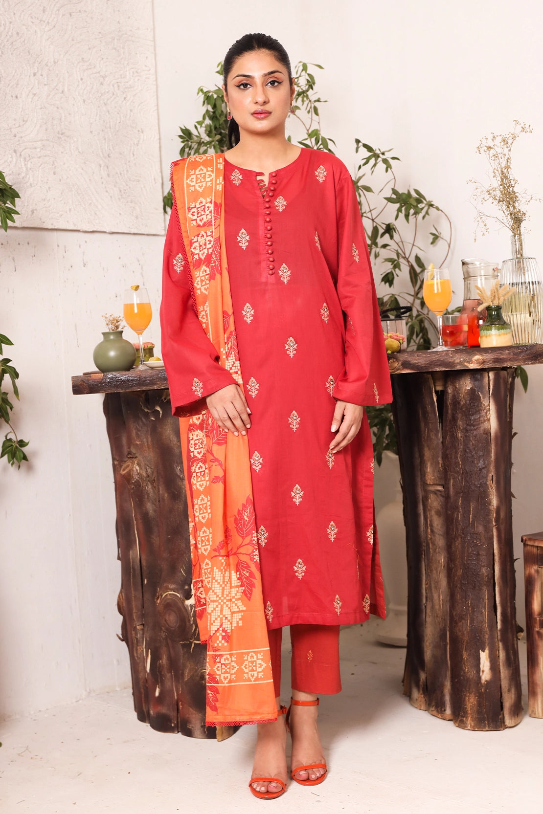 3 PIECE - PREMIUM EMBROIDERED LAWN - 8712