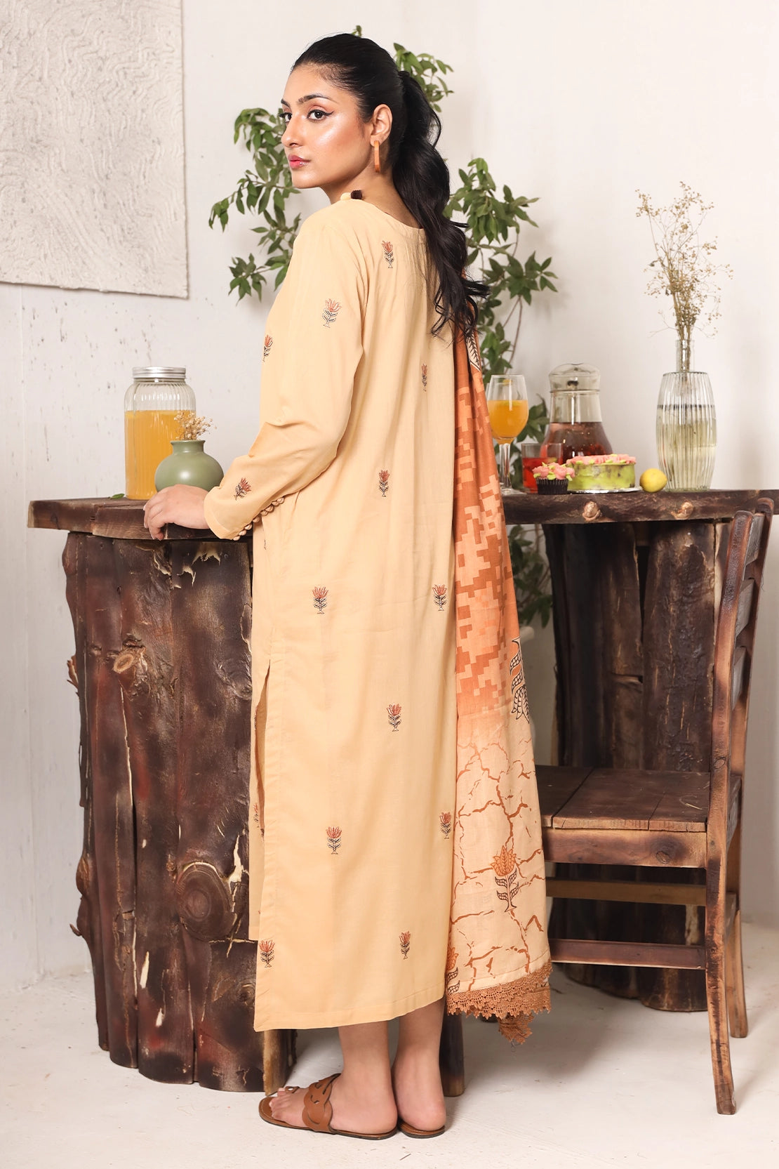 3 PIECE - PREMIUM EMBROIDERED LAWN - 8713