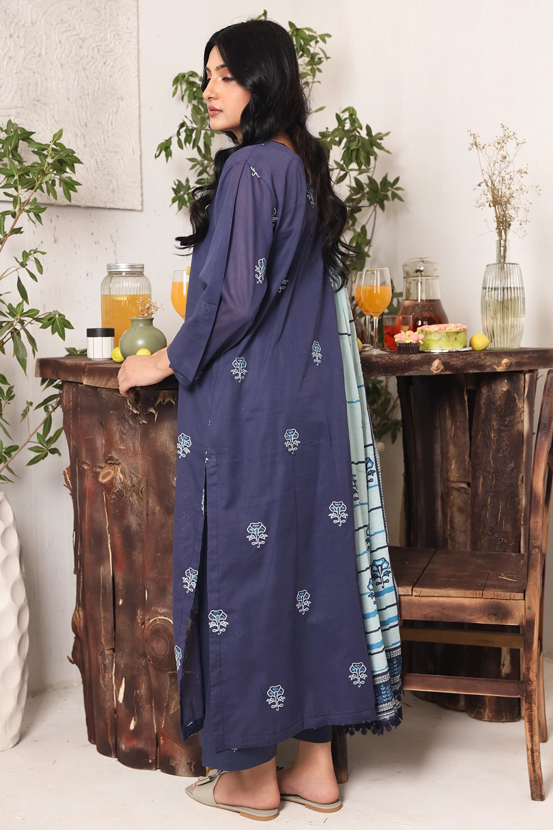 3 PIECE - PREMIUM EMBROIDERED LAWN - 8717