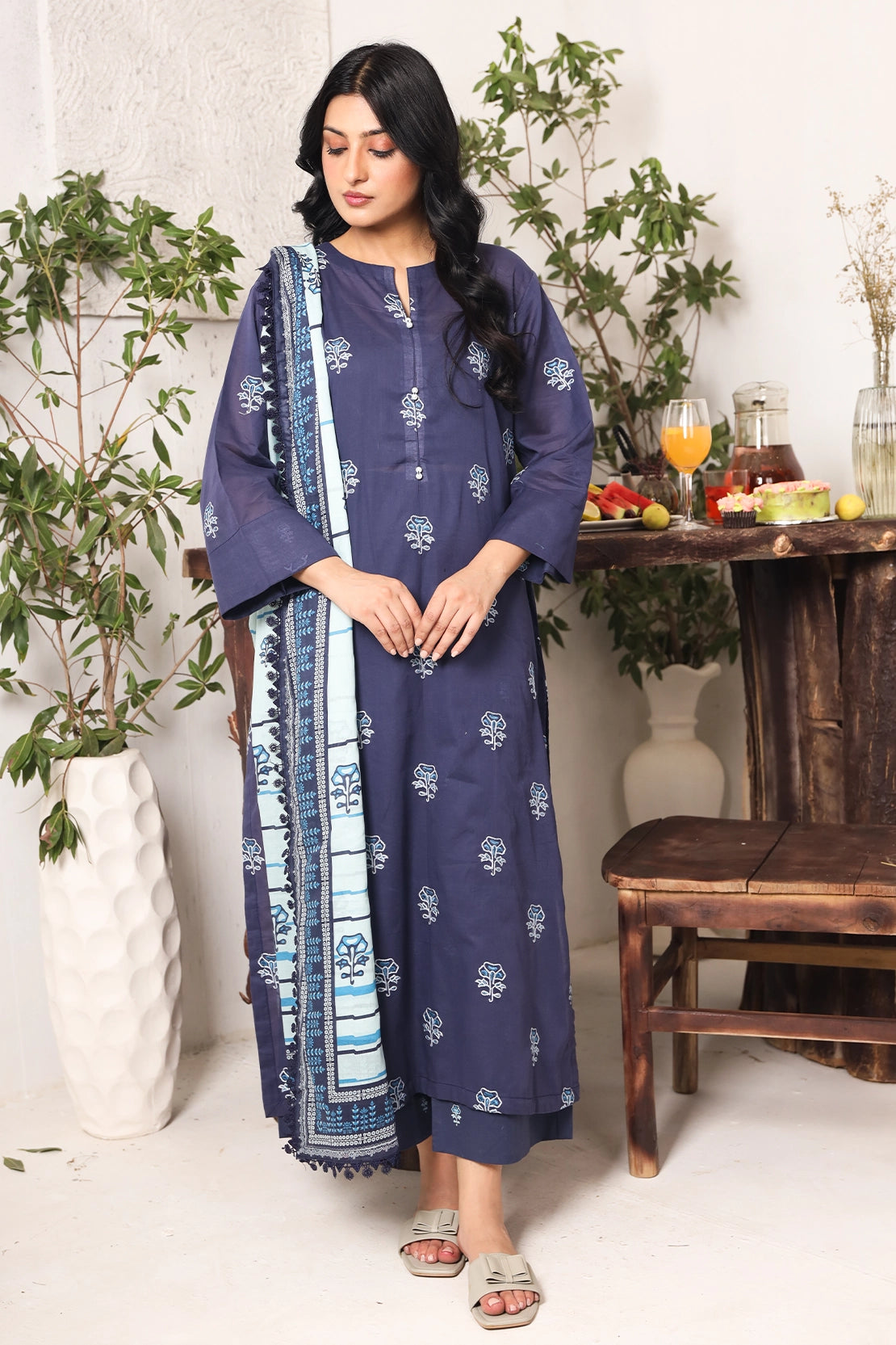 3 PIECE - PREMIUM EMBROIDERED LAWN - 8717