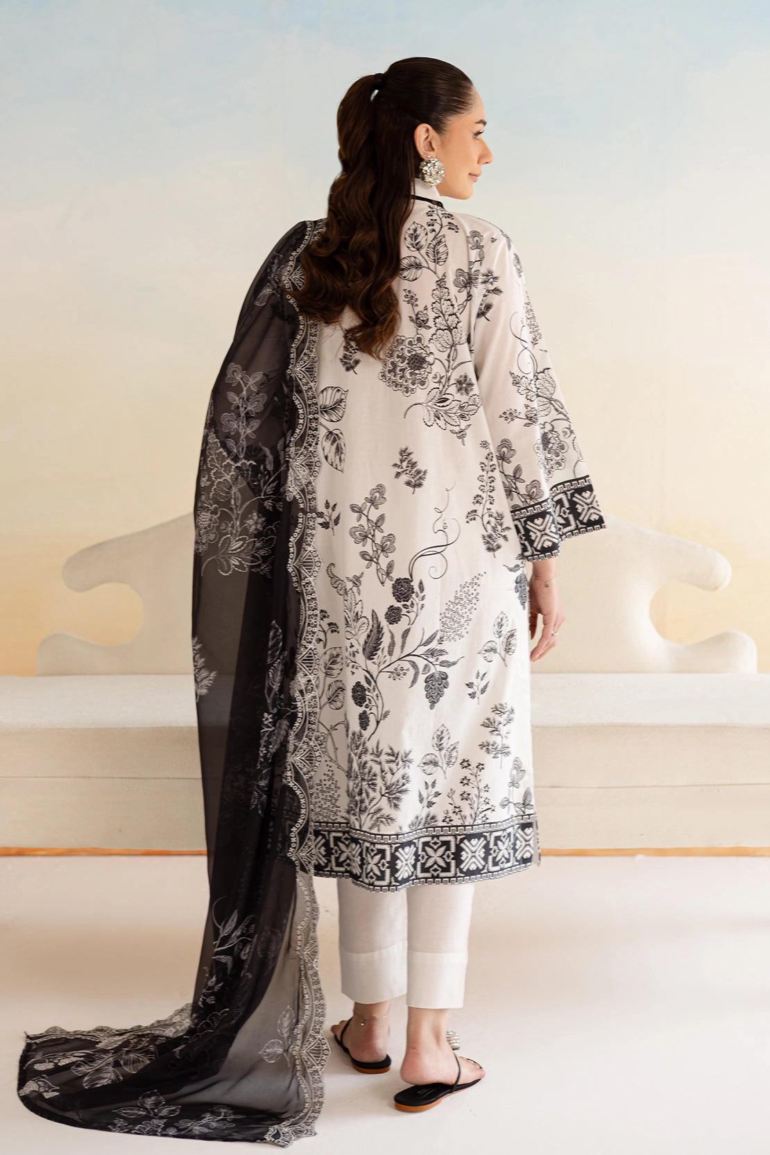 3 Piece - Premium Digitally Printed Lawn - 9170