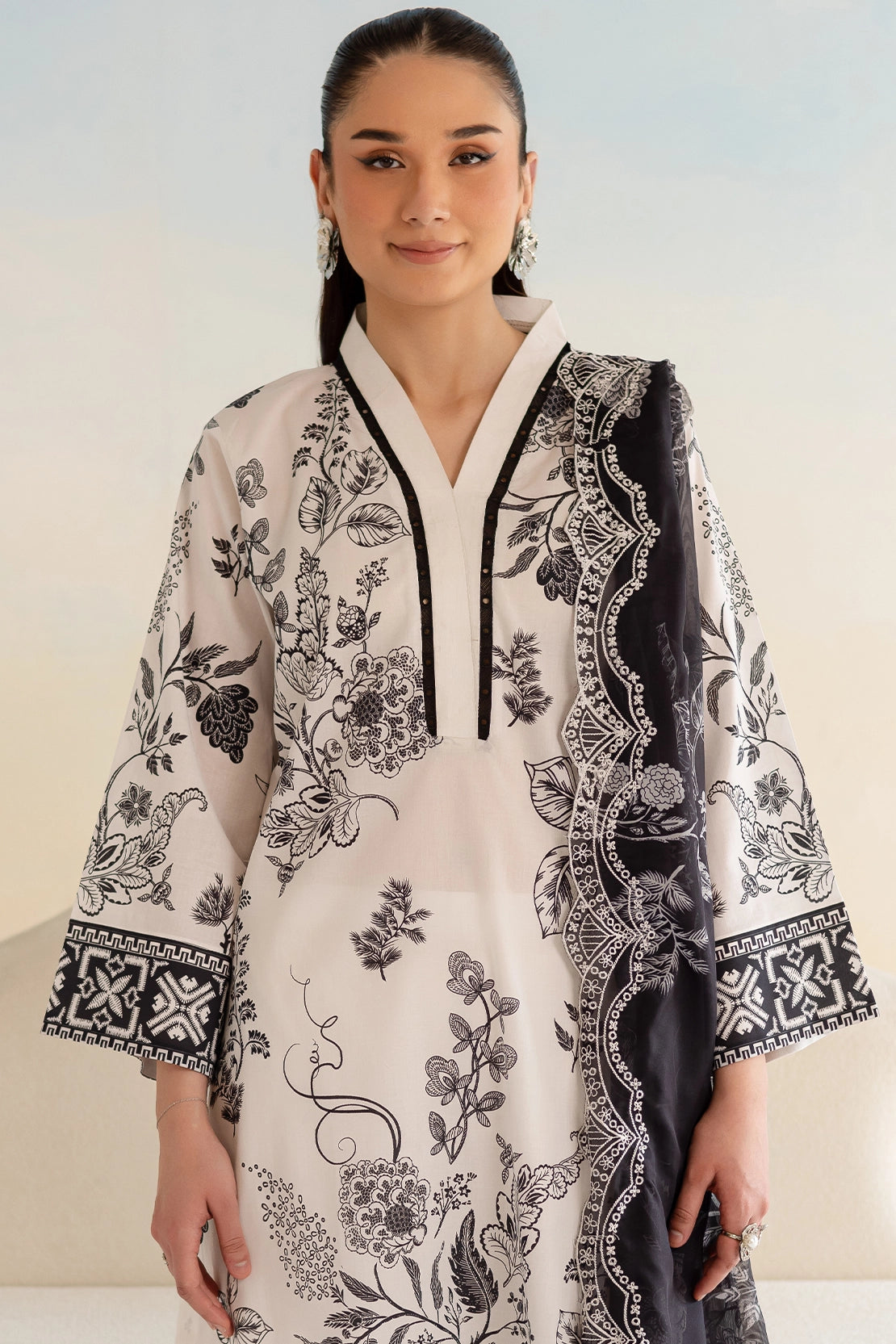 3 Piece - Premium Digitally Printed Lawn - 9170