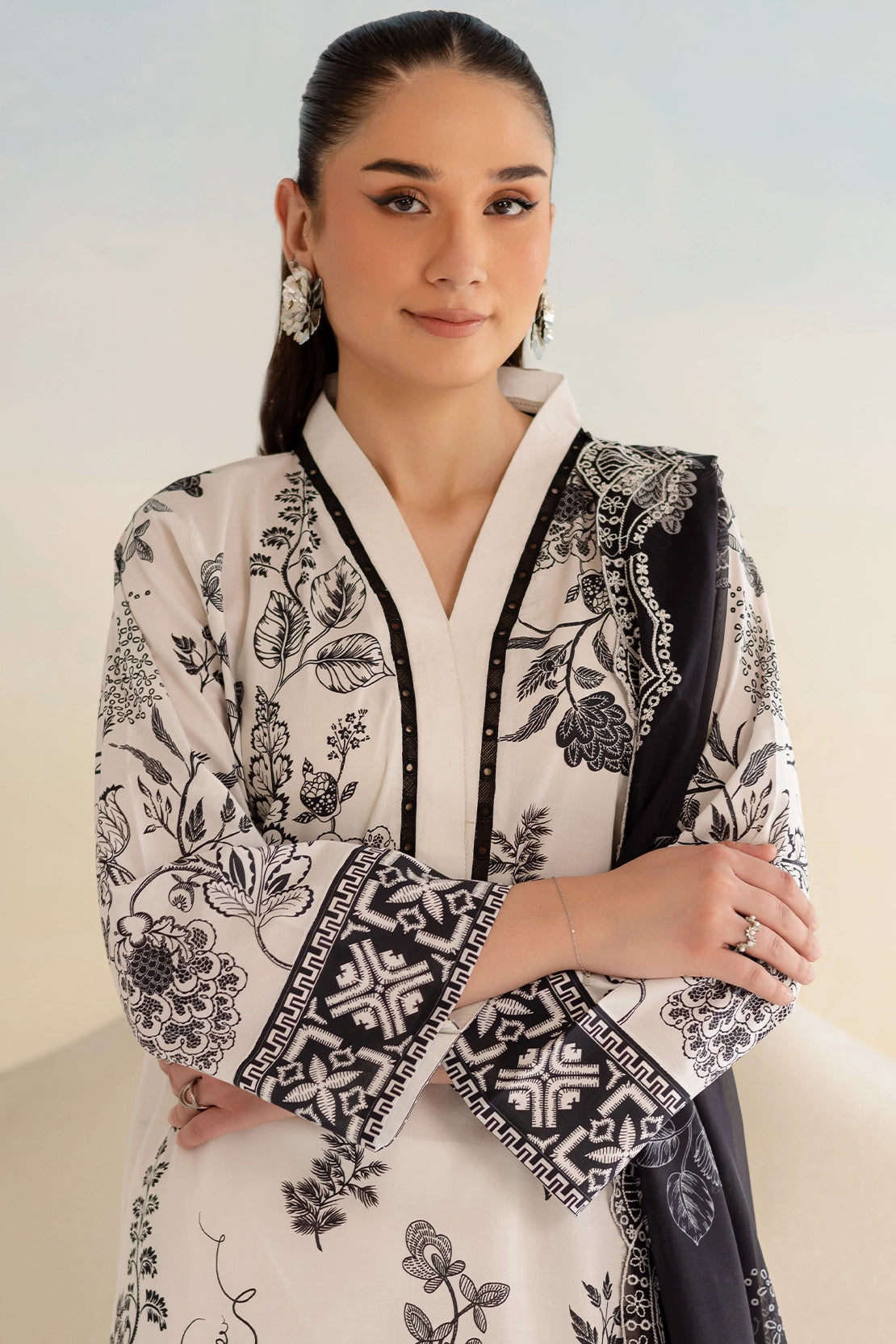 3 Piece - Premium Digitally Printed Lawn - 9170